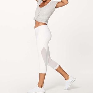 Cropped lululemon leggings 🤍